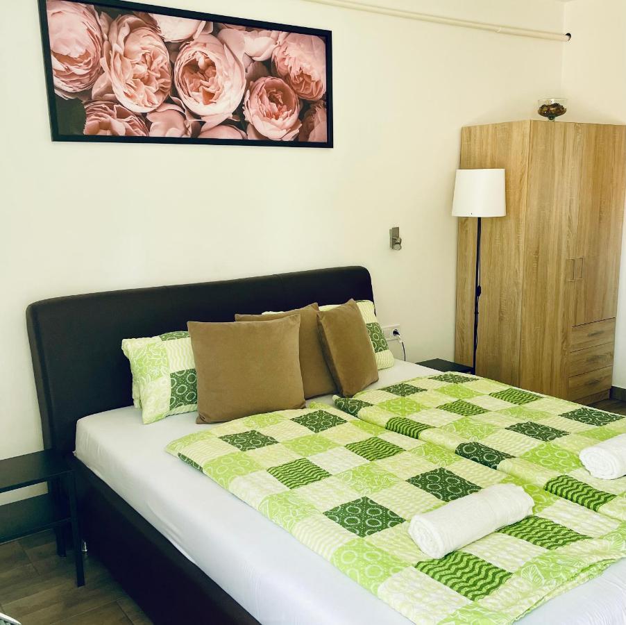 Attila Studio Apartments Hajdúszoboszló Kültér fotó